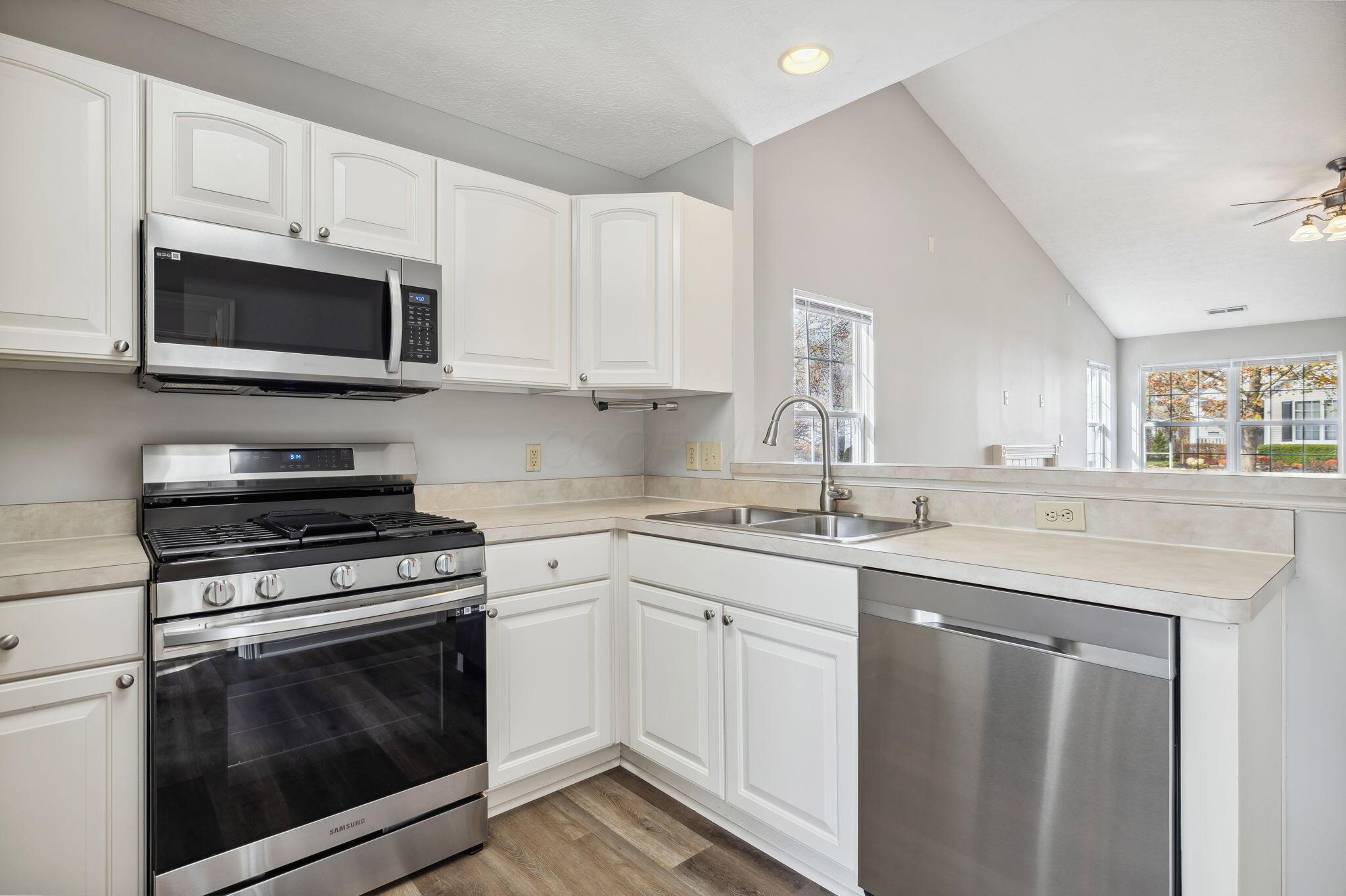 6246 Albany Crest Avenue