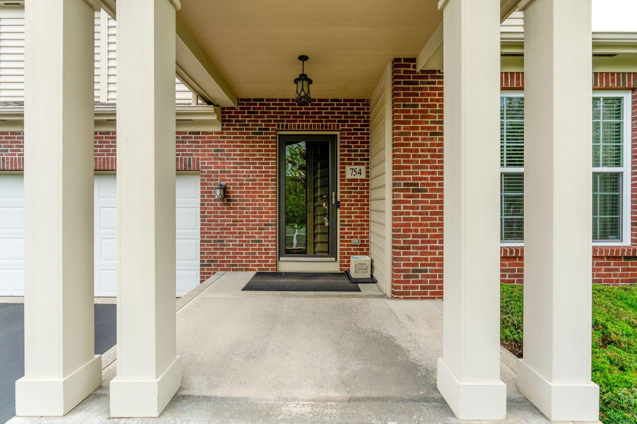 754 Mill Crossing Drive, Westerville, Ohio image 4