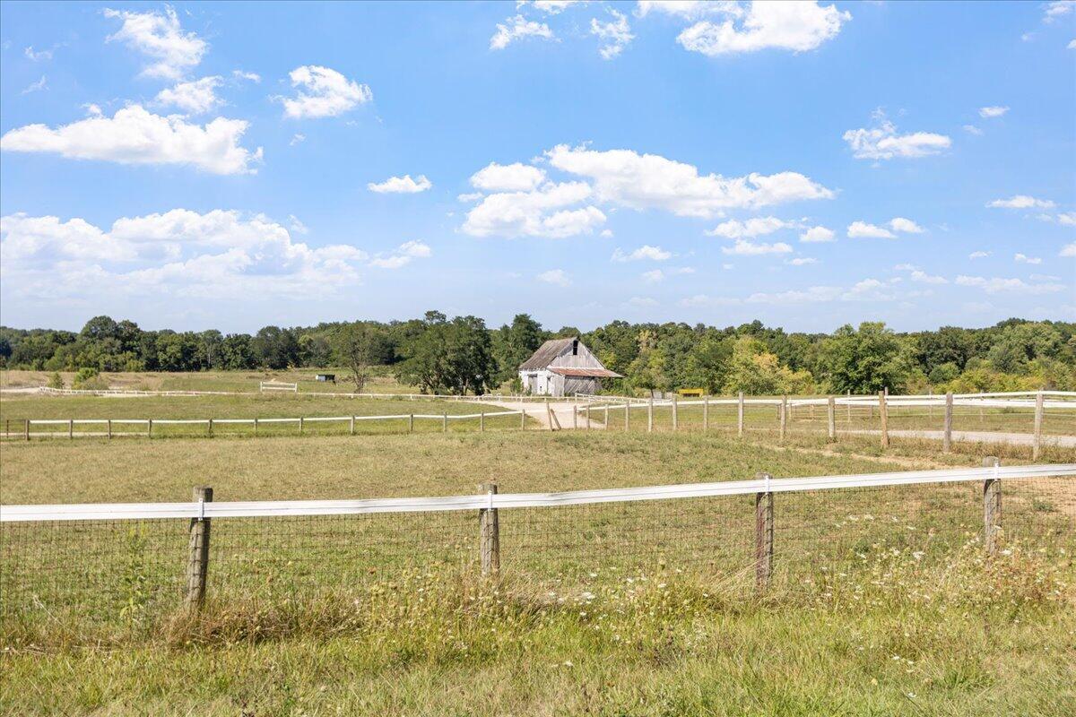 7233 National Road SE