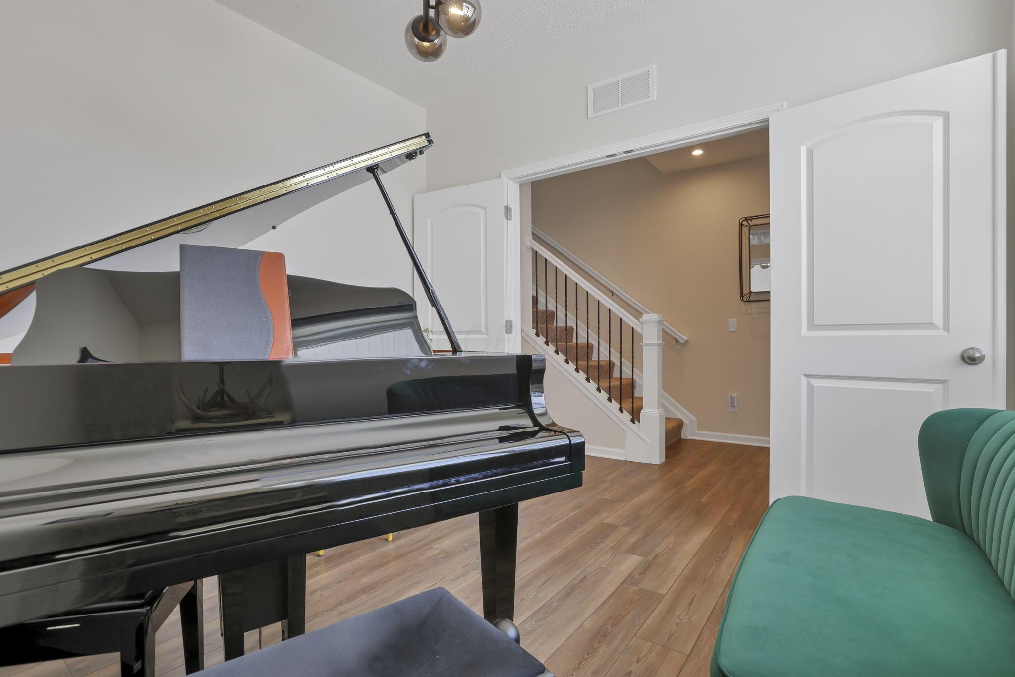 1190 Lake Forest Drive, Hebron, Ohio image 18