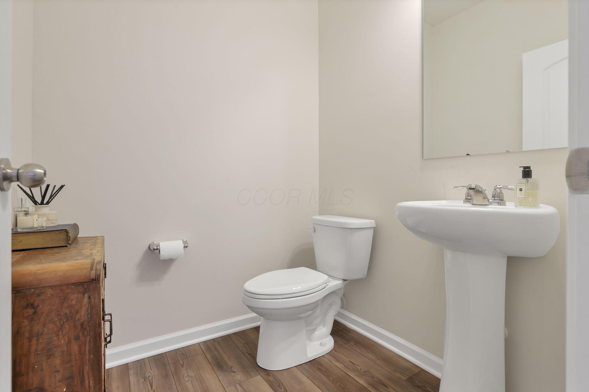 1190 Lake Forest Drive, Hebron, Ohio image 24