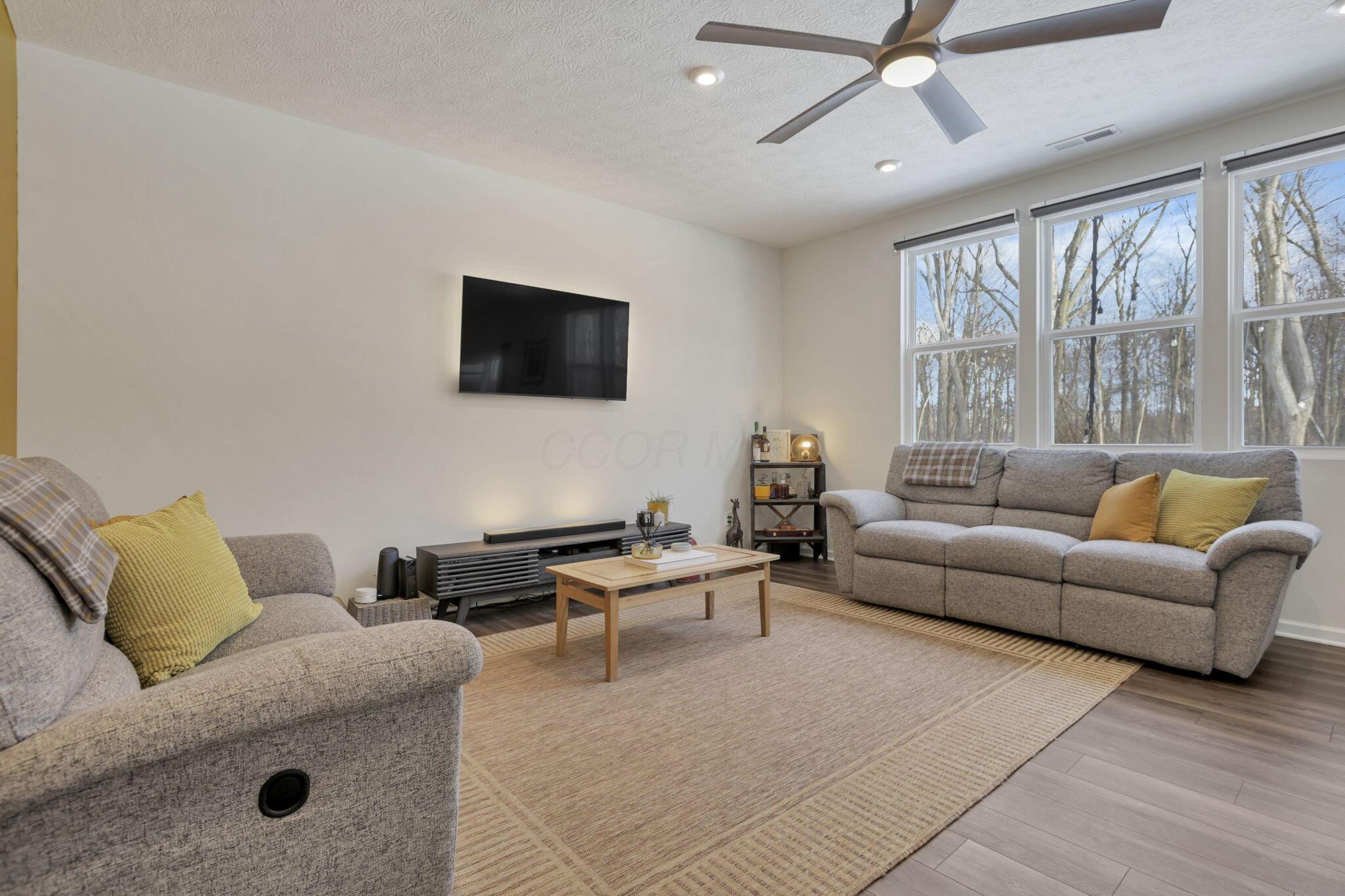 1190 Lake Forest Drive, Hebron, Ohio image 6