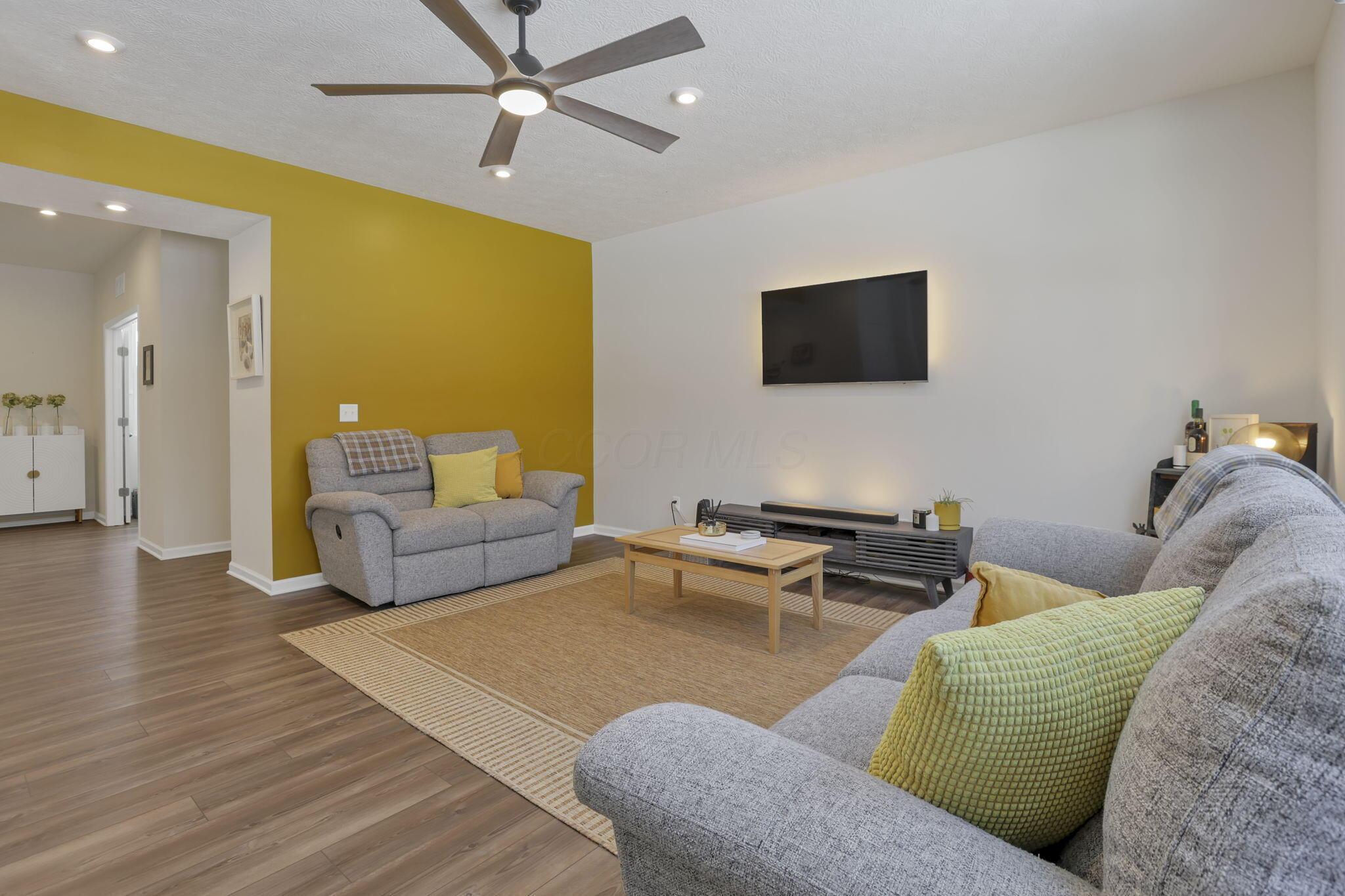 1190 Lake Forest Drive, Hebron, Ohio image 16