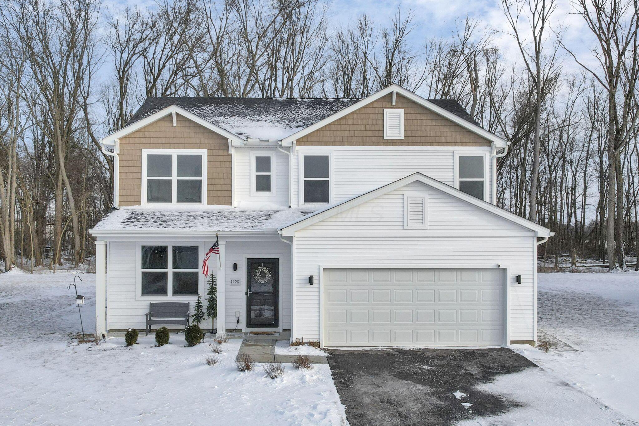 1190 Lake Forest Drive, Hebron, Ohio image 1