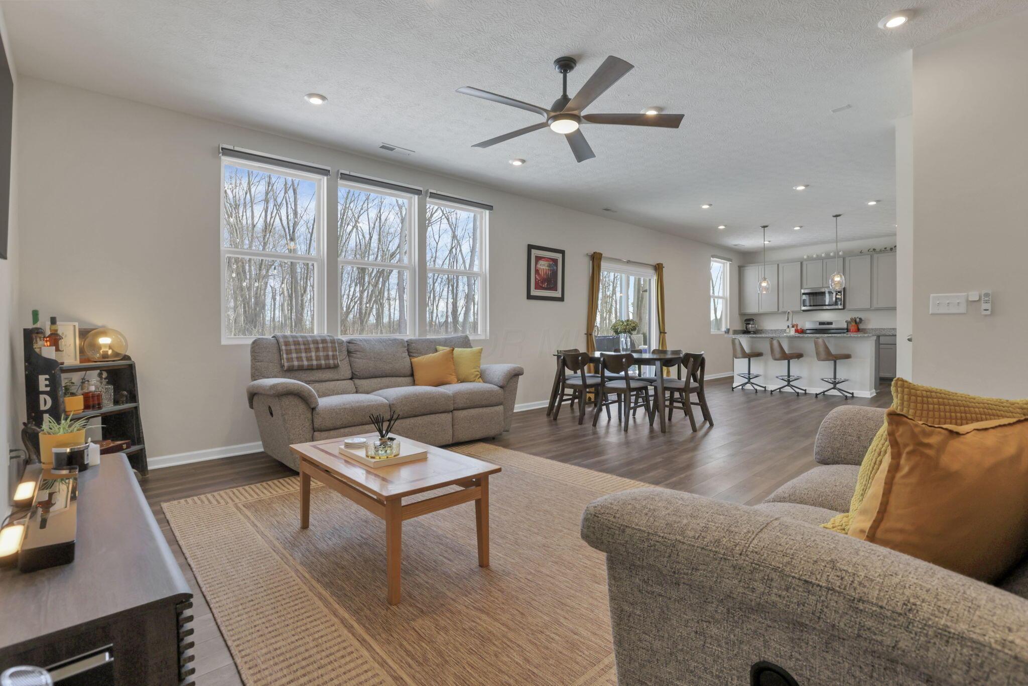 1190 Lake Forest Drive, Hebron, Ohio image 5