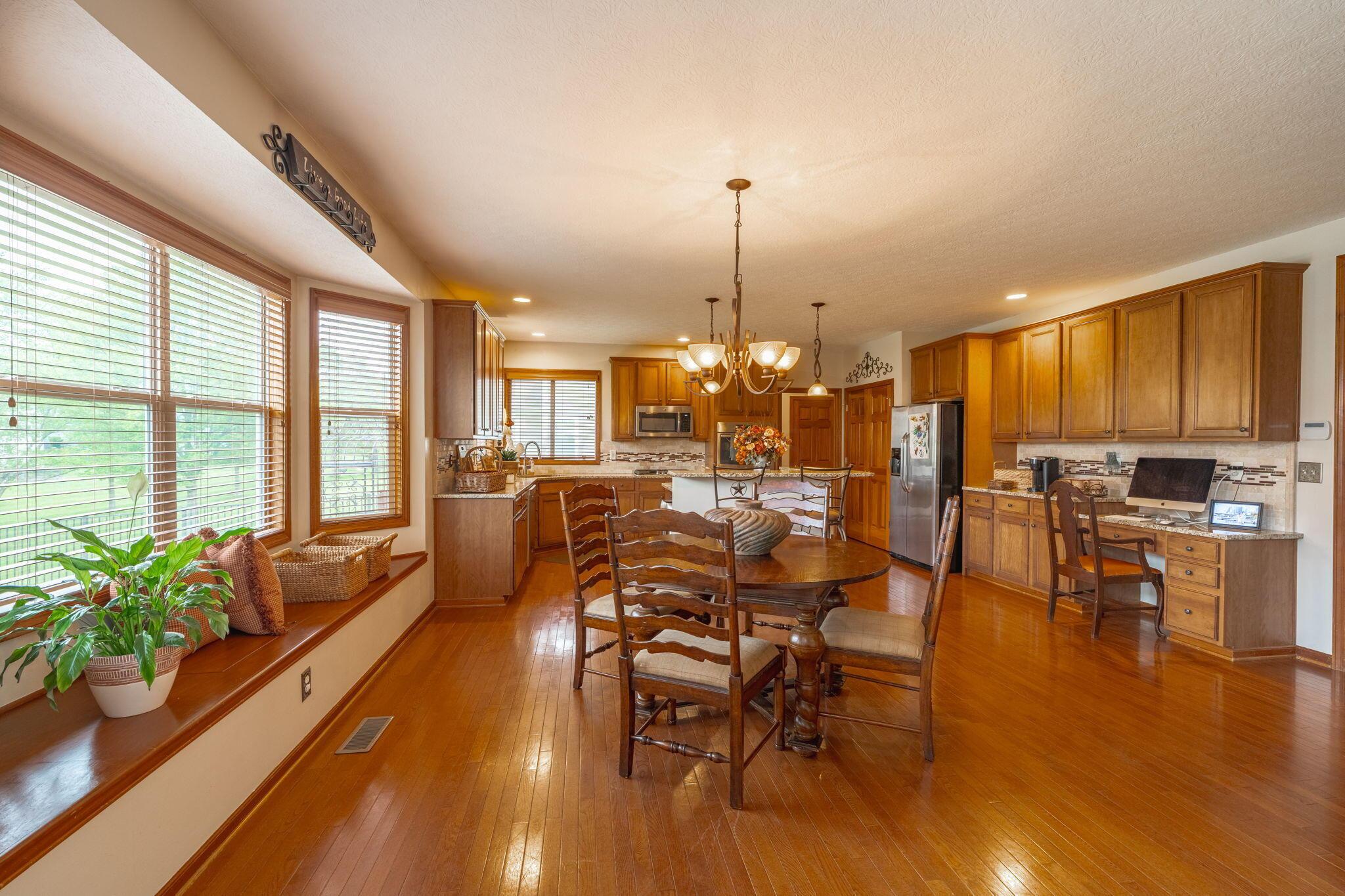 8738 Birch Brook Loop, Pickerington, Ohio image 11