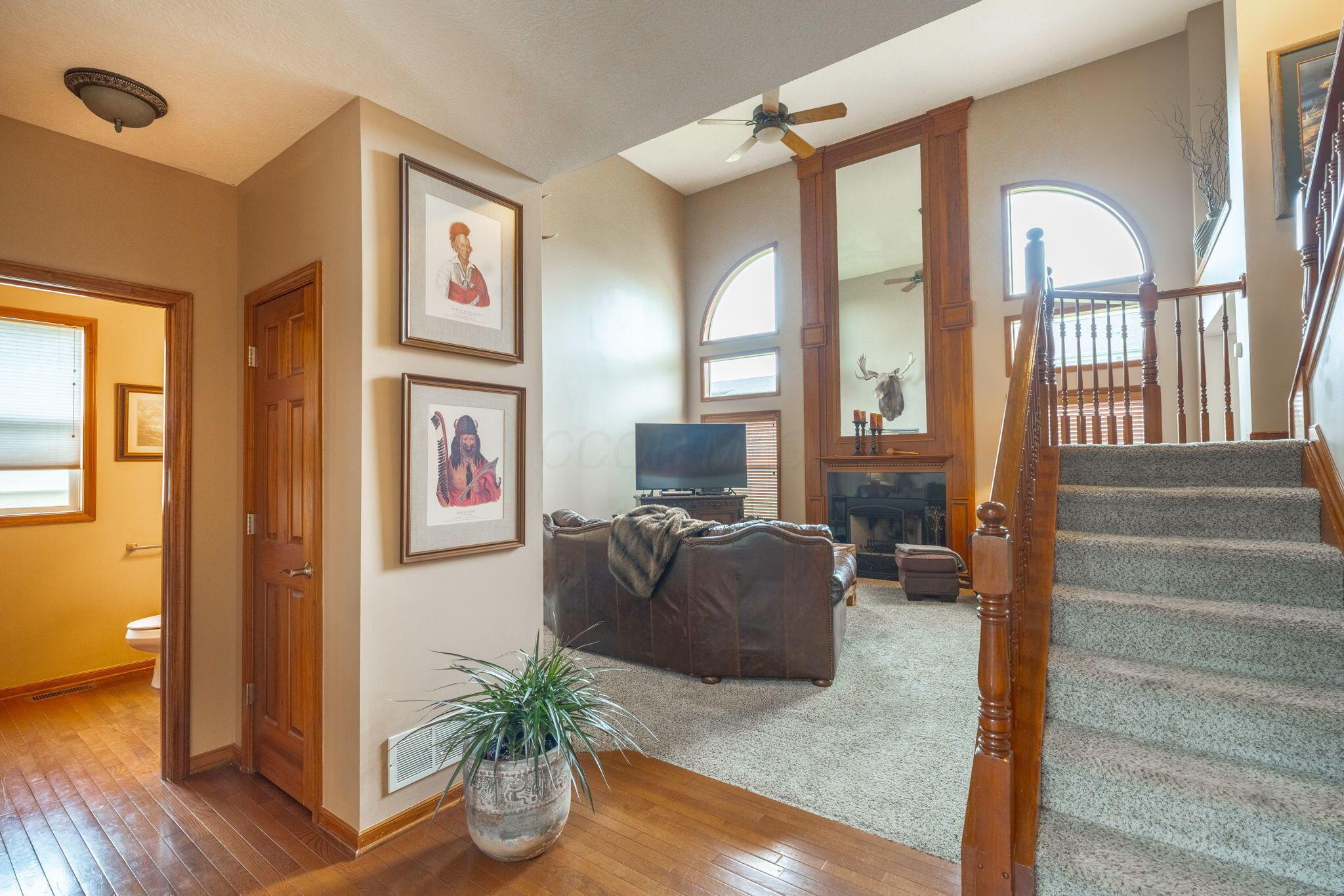 8738 Birch Brook Loop, Pickerington, Ohio image 6