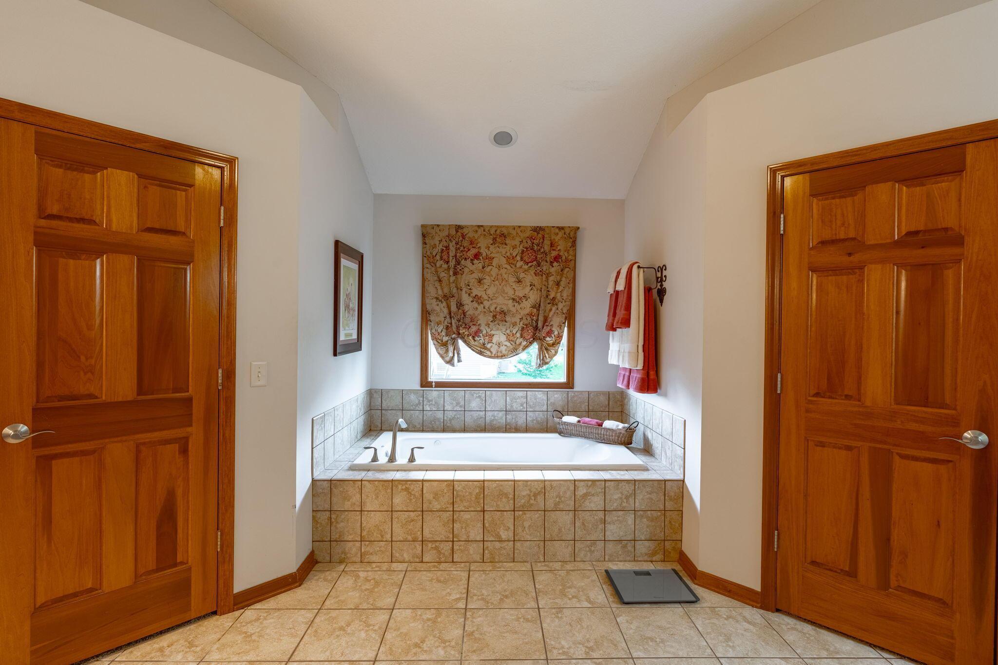 8738 Birch Brook Loop, Pickerington, Ohio image 20