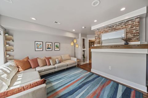 Tiny photo for 278 E Welch Avenue, Columbus, OH 43207 (MLS # 226013122)