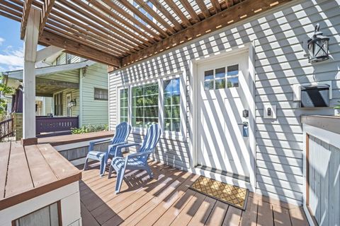 Tiny photo for 278 E Welch Avenue, Columbus, OH 43207 (MLS # 226013122)