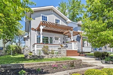 Photo of 278 E Welch Avenue, Columbus, OH 43207 (MLS # 226013122)