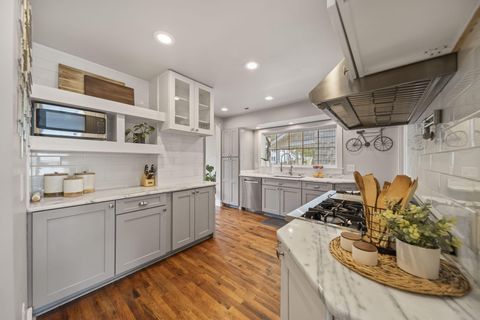 Tiny photo for 278 E Welch Avenue, Columbus, OH 43207 (MLS # 226013122)