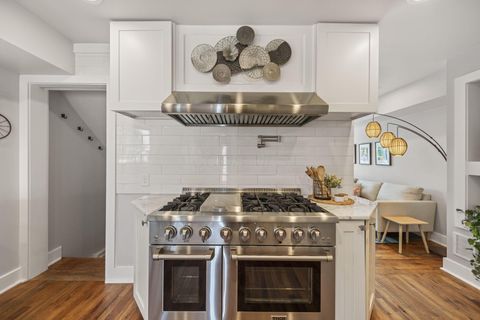 Tiny photo for 278 E Welch Avenue, Columbus, OH 43207 (MLS # 226013122)