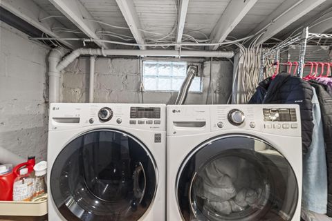 Tiny photo for 278 E Welch Avenue, Columbus, OH 43207 (MLS # 226013122)