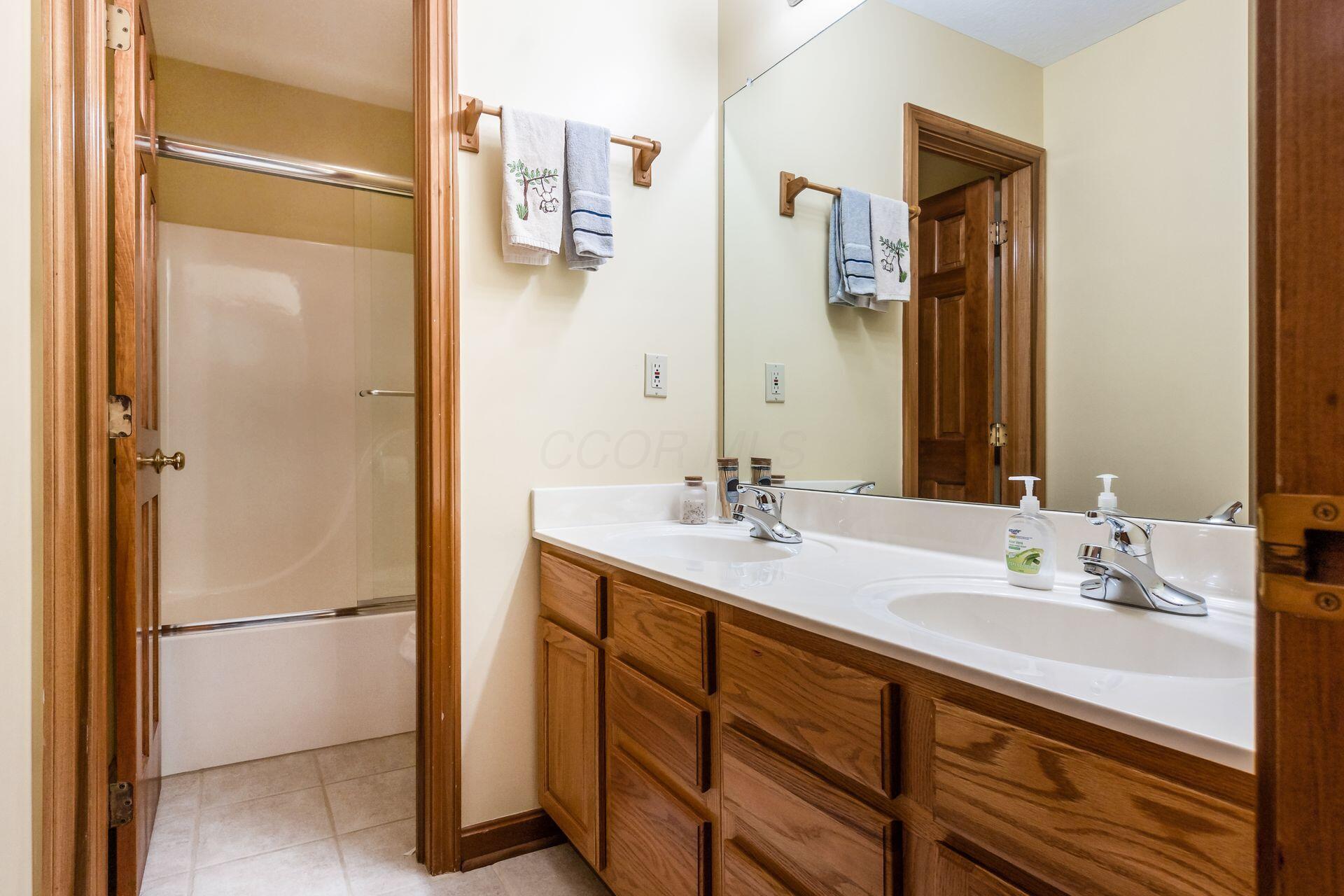 509 Ivyside Square, Westerville, Ohio image 38