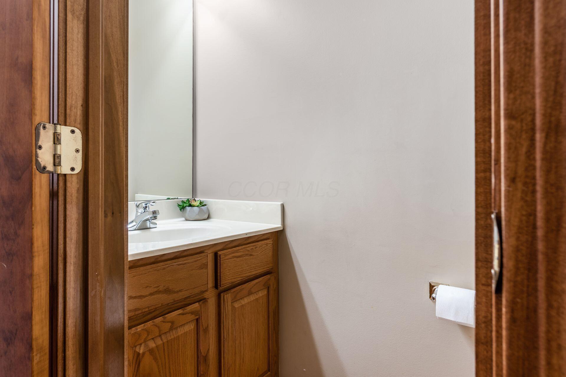 509 Ivyside Square, Westerville, Ohio image 24