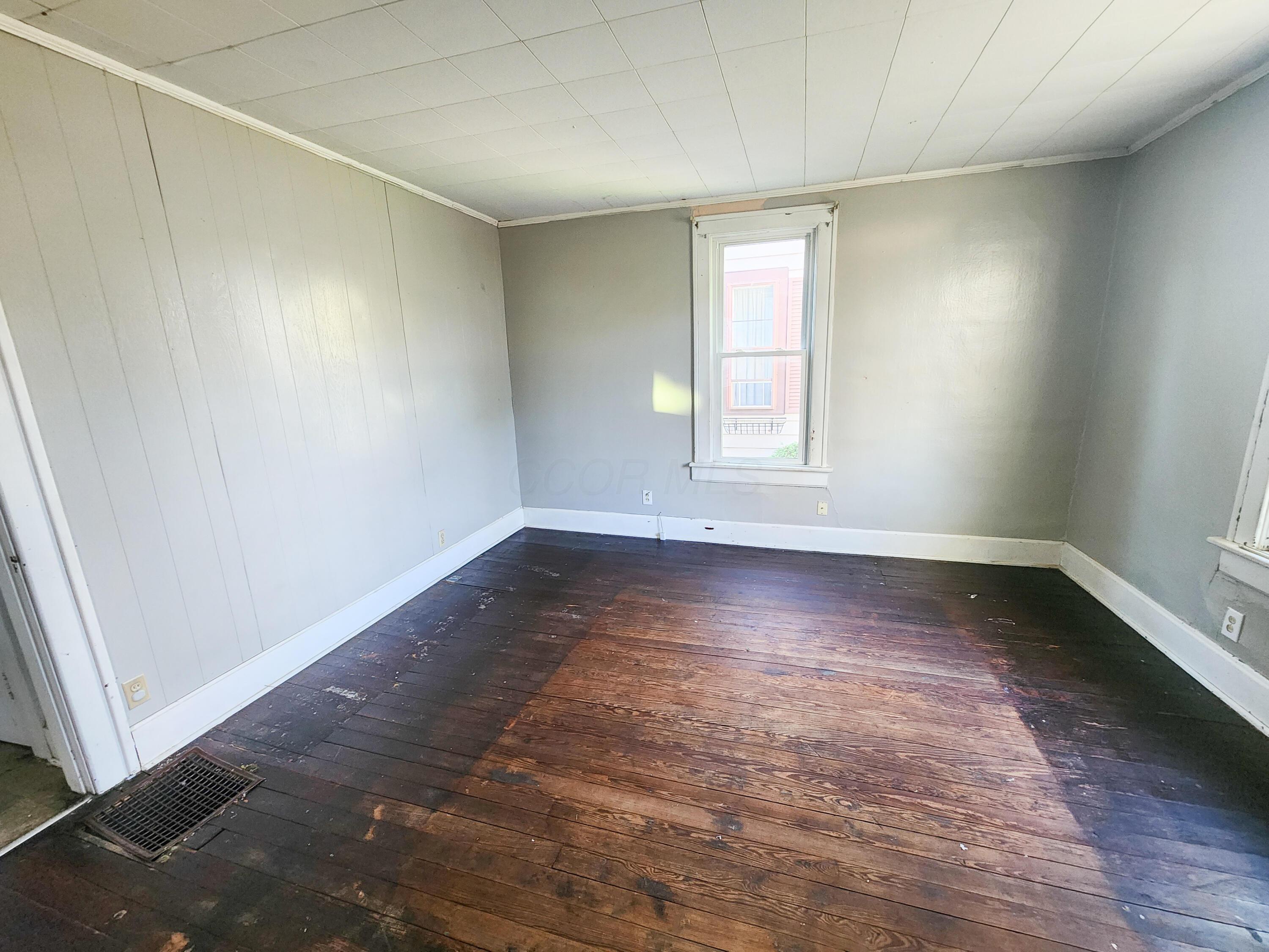 564 E Chestnut Street, Lancaster, Ohio image 7