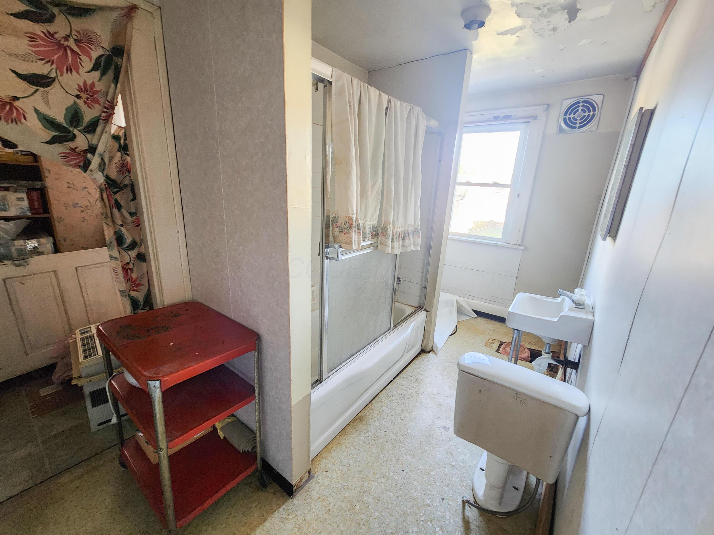564 E Chestnut Street, Lancaster, Ohio image 12