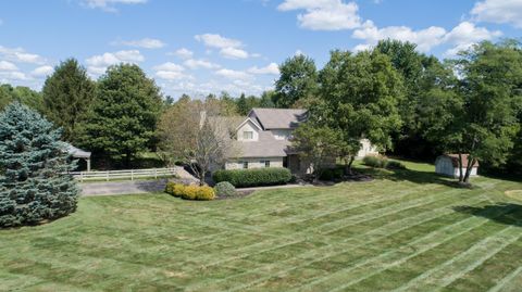 Photo of 10520 Palmer Road SW, Pataskala, OH 43062 (MLS # 225032561)