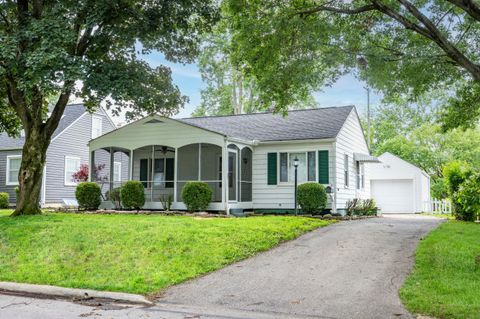 Photo of 285 E Weisheimer Road, Columbus, OH 43214 (MLS # 226020869)