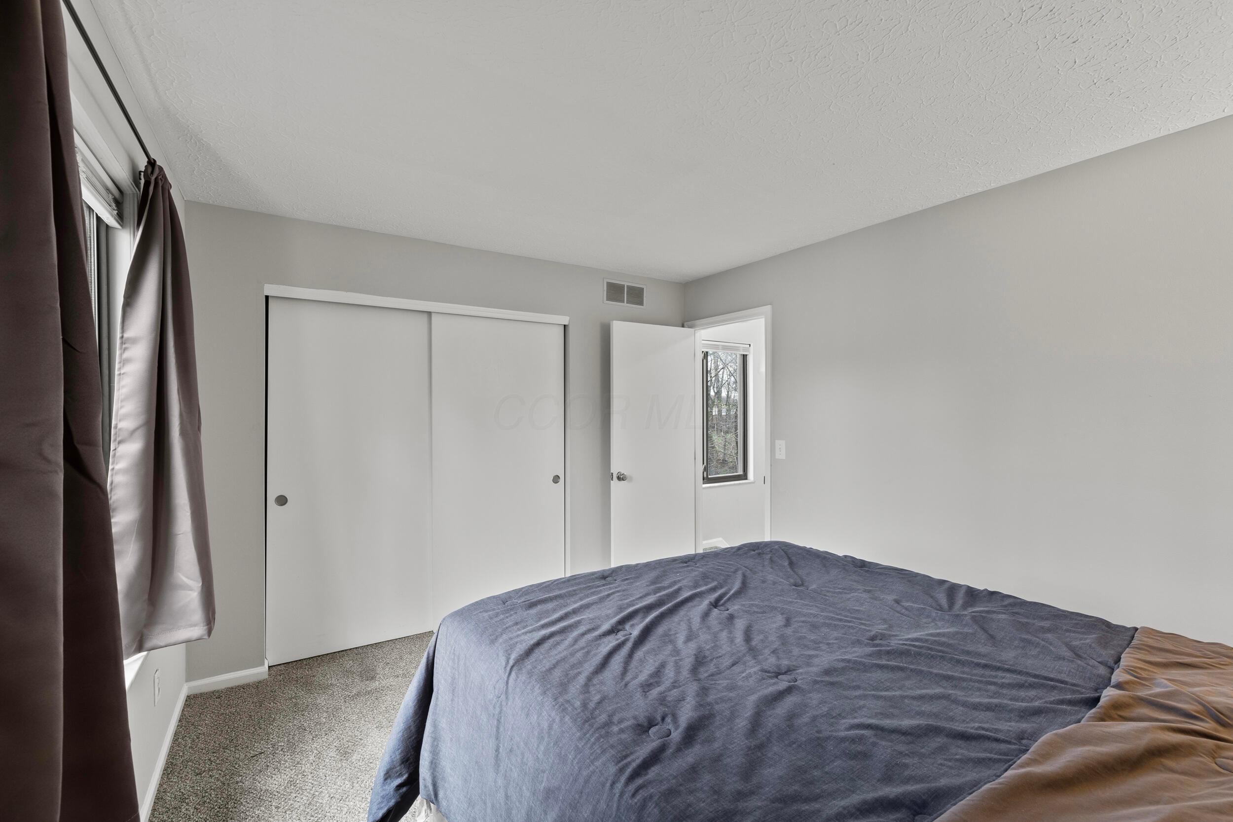3018 Cooper Bluff Drive, Columbus, Ohio image 8