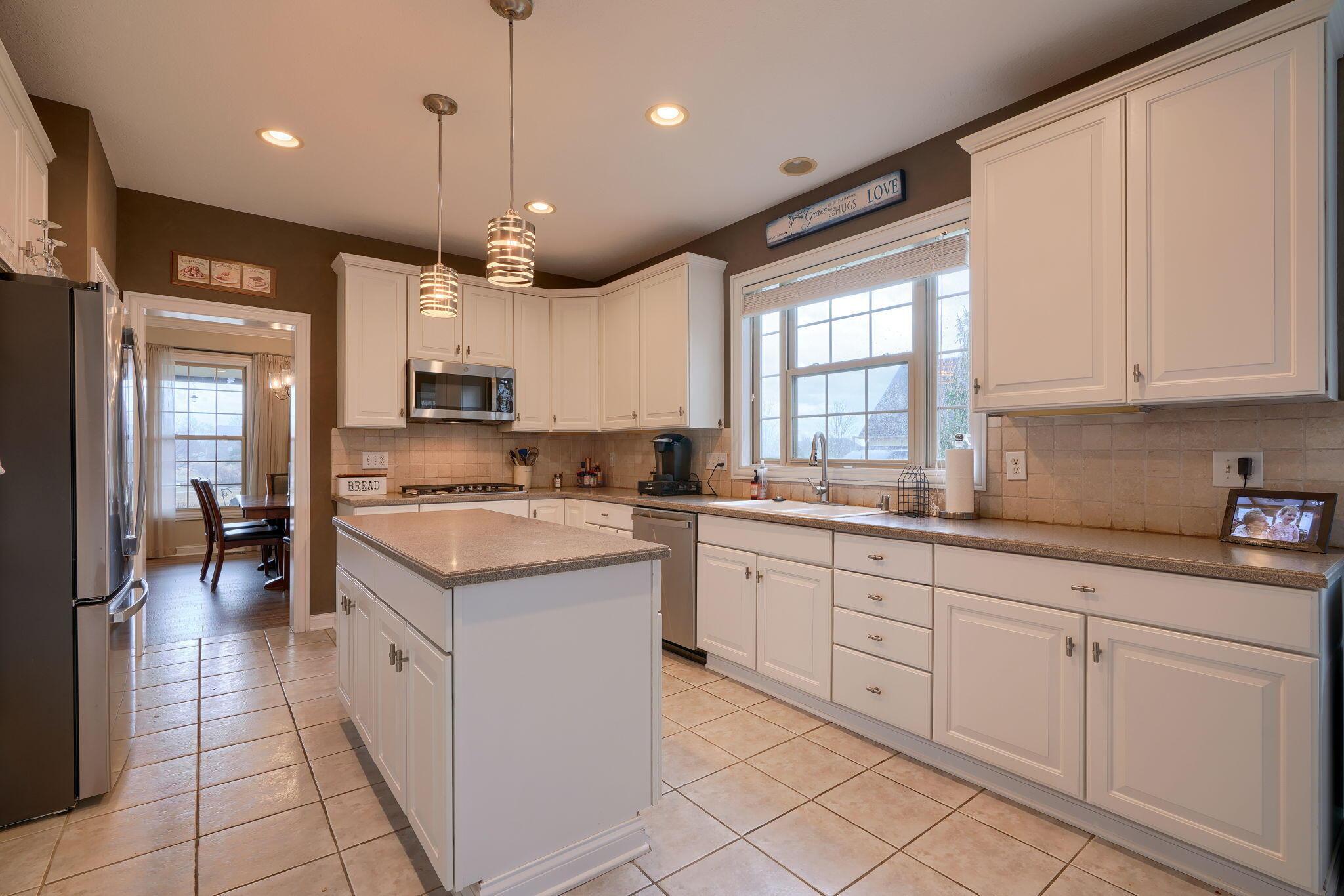 9404 Emerson Drive, Powell, Ohio image 23