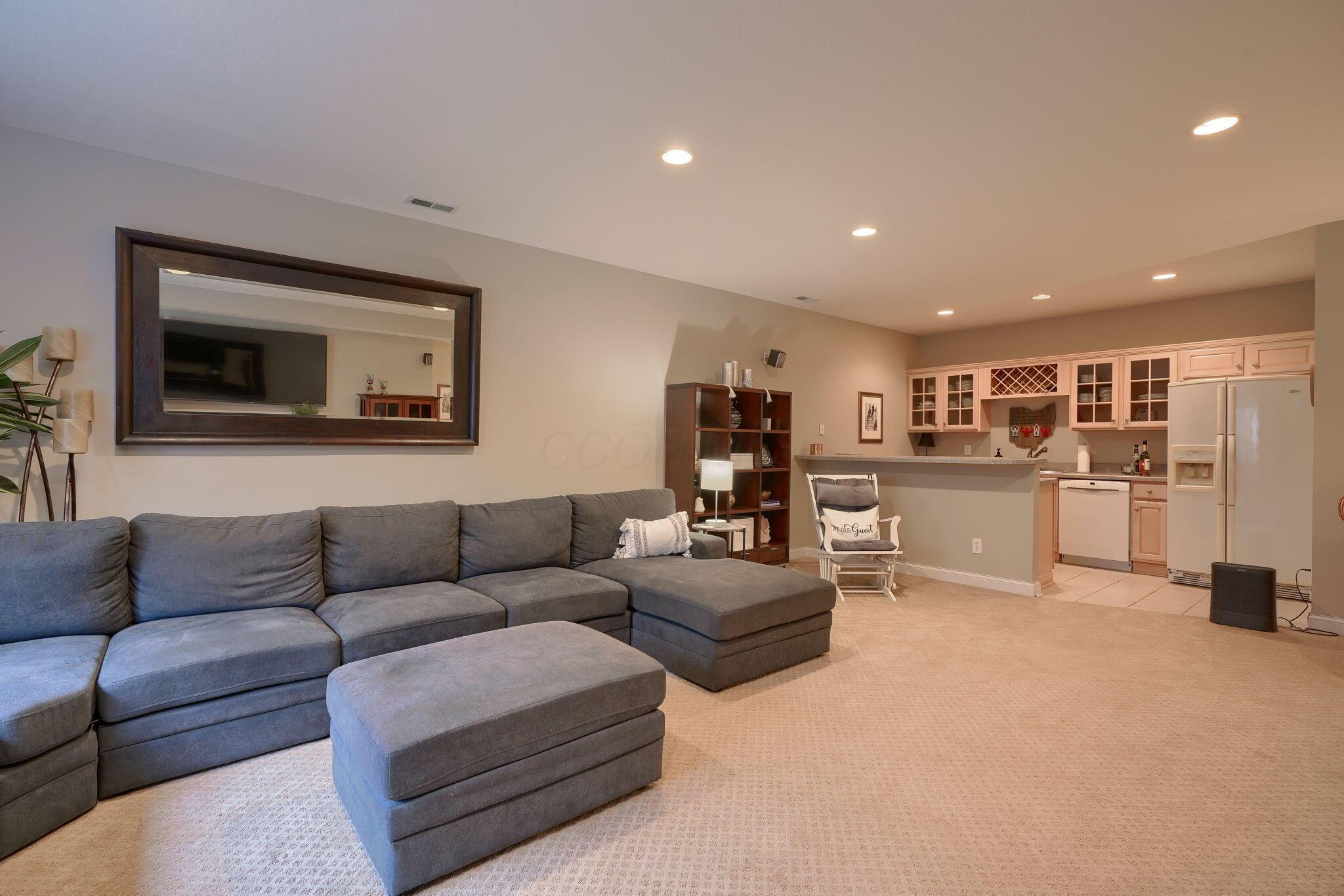 9404 Emerson Drive, Powell, Ohio image 37