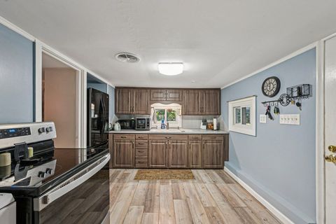 Tiny photo for 175 Maple Lane, Ontario, OH 44906 (MLS # 226002959)