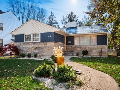 Photo of 49 W Henderson Road, Columbus, OH 43214 (MLS # 225042953)