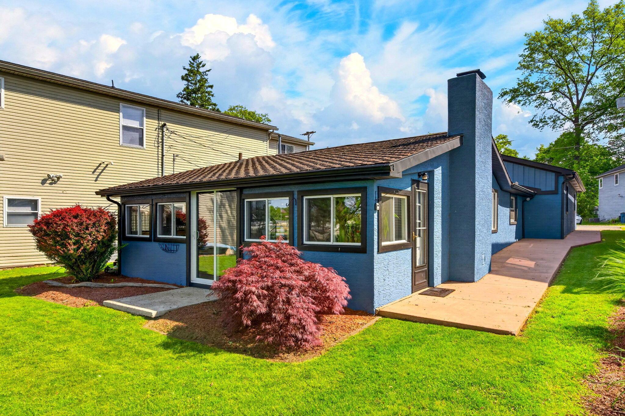 2985 Greenlawn Avenue NE