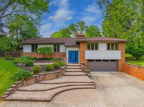 Photo of 2700 Fishinger Road, Upper Arlington, OH 43221 (MLS # 226020196)