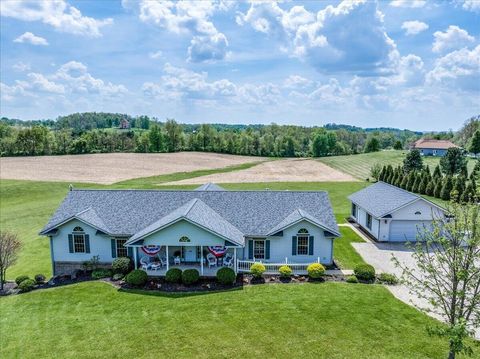 Photo of 5325 Westfall Road SW, Lancaster, OH 43130 (MLS # 226013954)