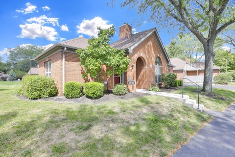 Photo of 5800 Locbury Lane, Dublin, OH 43016 (MLS # 226033012)