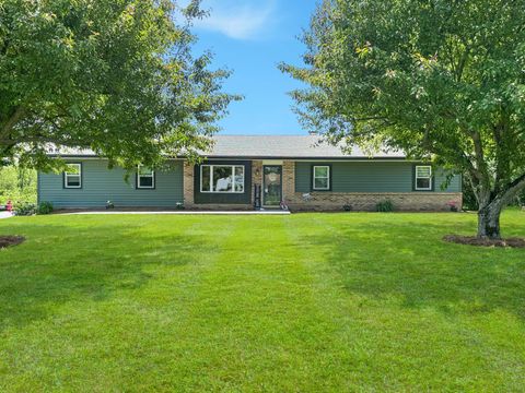 Photo of 7419 Grayson Drive, Springfield, OH 45502 (MLS # 226018585)