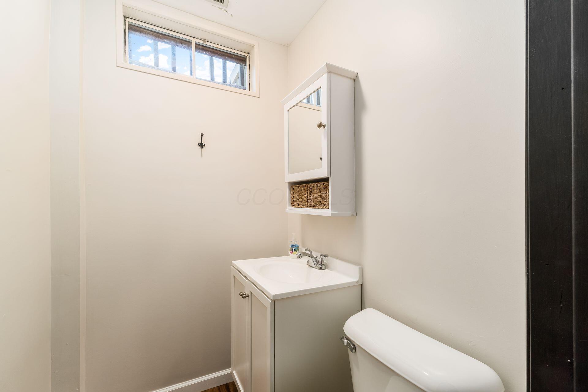 2555 Reynoldsburg New Albany Road, Blacklick, Ohio image 25
