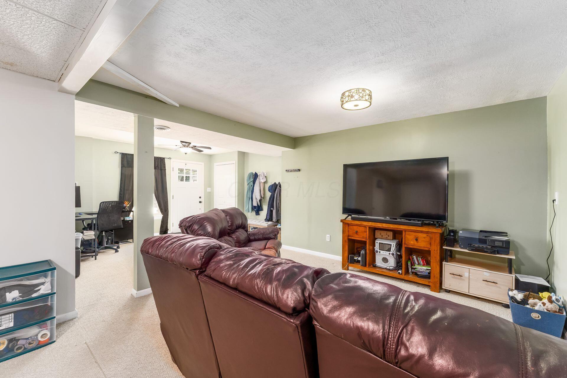 2555 Reynoldsburg New Albany Road, Blacklick, Ohio image 27