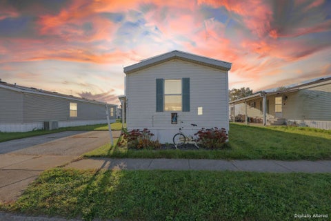 Photo of 265 Roundtop Road, Columbus, OH 43207 (MLS # 226040577)