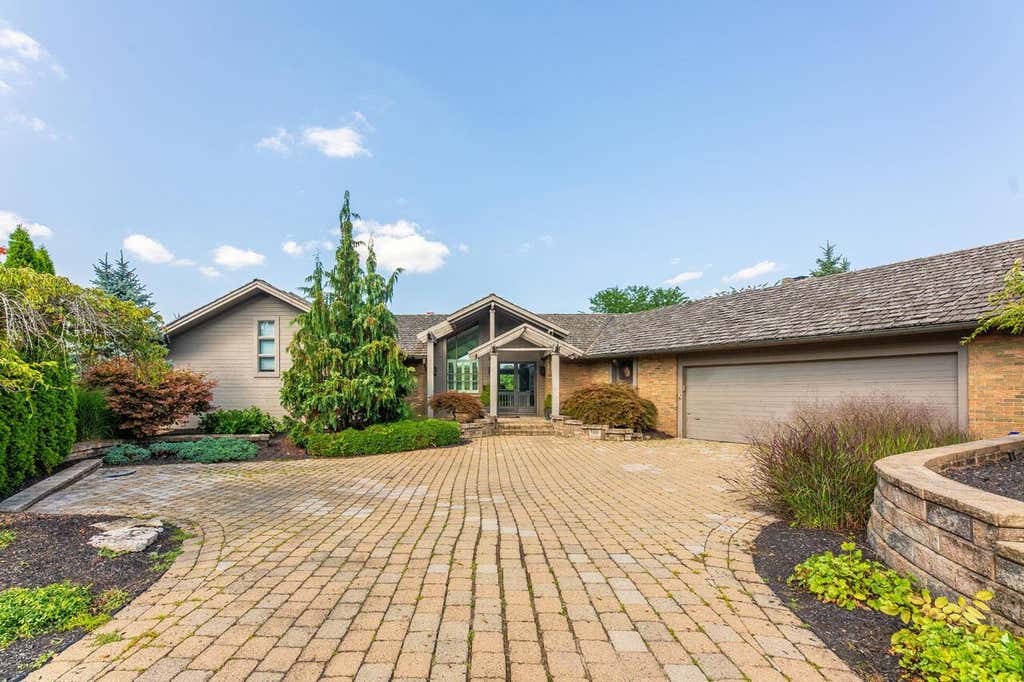 Photo of 5816 Leven Links Court, Dublin, OH 43017 (MLS # 226029287)