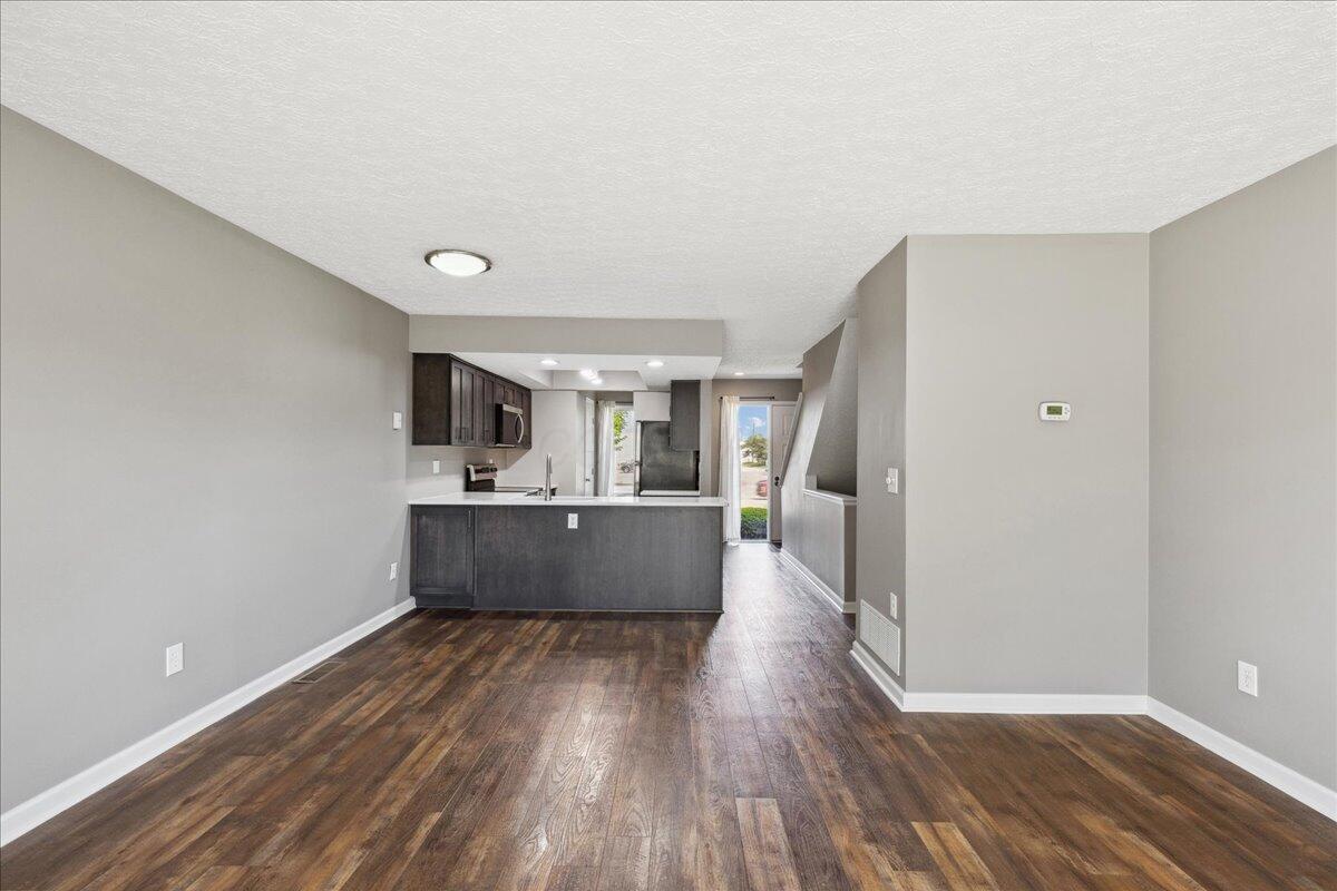 2713 Summer Drive, Dublin, Ohio image 6