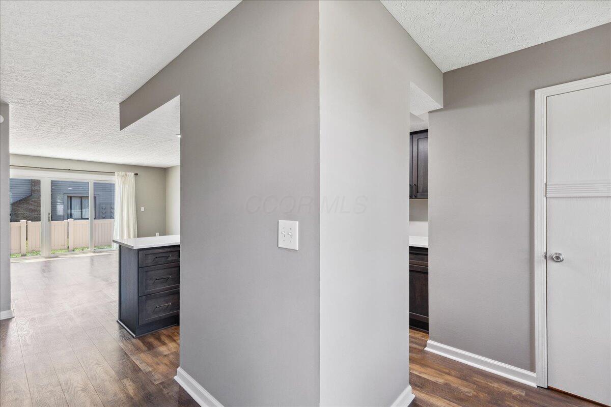 2713 Summer Drive, Dublin, Ohio image 3