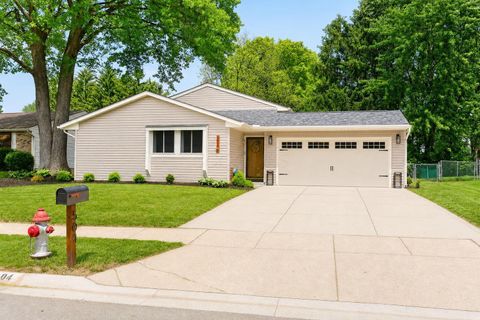Photo of 504 Forestwood Drive, Columbus, OH 43230 (MLS # 226019274)