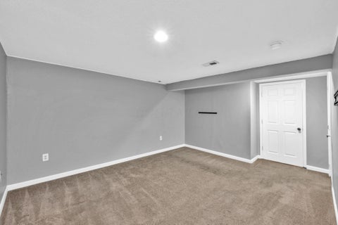 Tiny photo for 4975 Stoneybrook Boulevard 14E #14E, Hilliard, OH 43026 (MLS # 226040327)