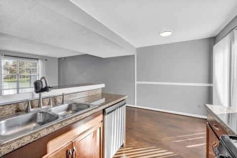 Tiny photo for 4975 Stoneybrook Boulevard 14E #14E, Hilliard, OH 43026 (MLS # 226040327)