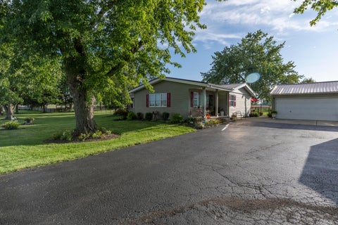 Photo of 5719 Oh-72, Sabina, OH 45169 (MLS # 226035169)