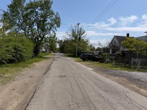 Photo of 2183 Berrell Avenue, Columbus, OH 43211 (MLS # 226016542)