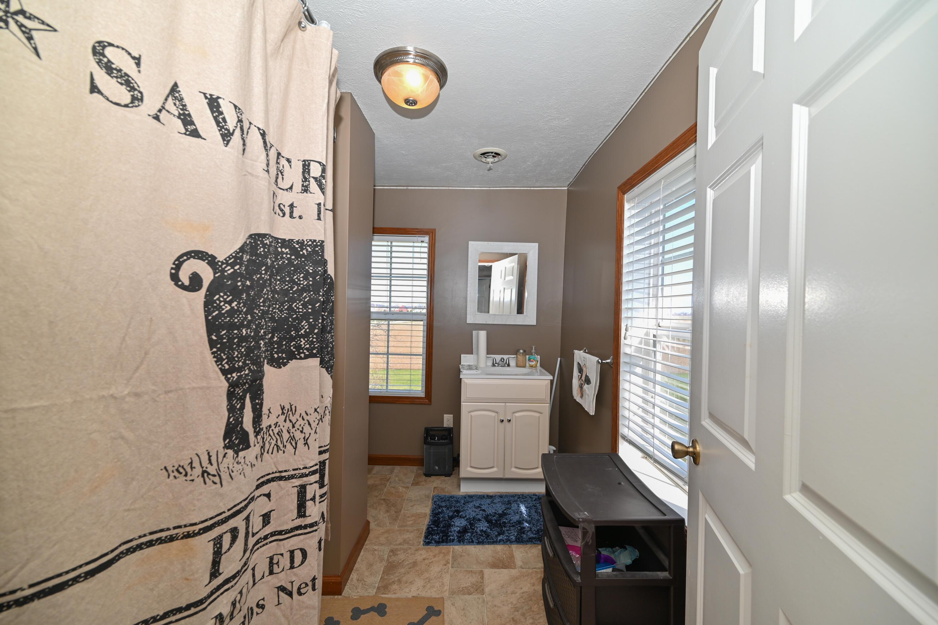 3045 Carey Road, Bloomville, Ohio image 38