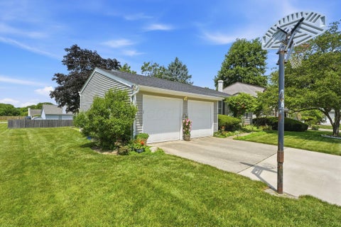 Tiny photo for 4913 Pear Tree Court, Columbus, OH 43230 (MLS # 226022748)