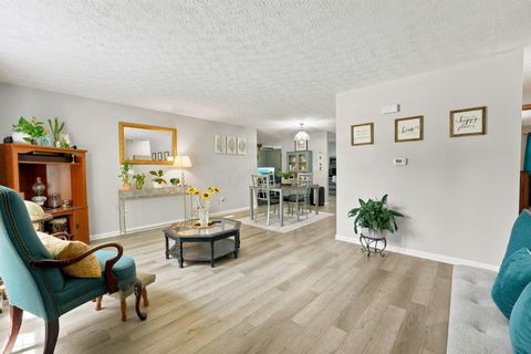 Tiny photo for 4913 Pear Tree Court, Columbus, OH 43230 (MLS # 226022748)