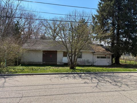 Photo of 1642 W Union Street, Lancaster, OH 43130 (MLS # 226009001)
