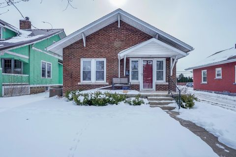 Photo of 1219 Washington Avenue, Washington Court House, OH 43160 (MLS # 226003433)